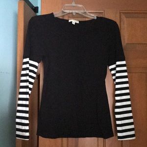 Black shirt with contrast sleeves